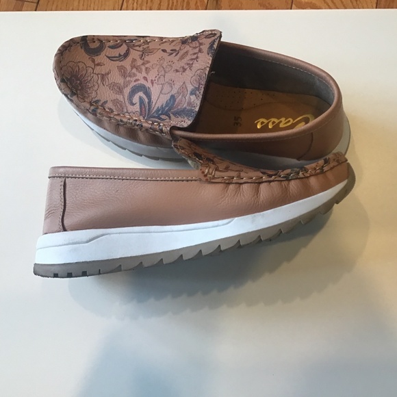 Shoes - Picture 6 of 12